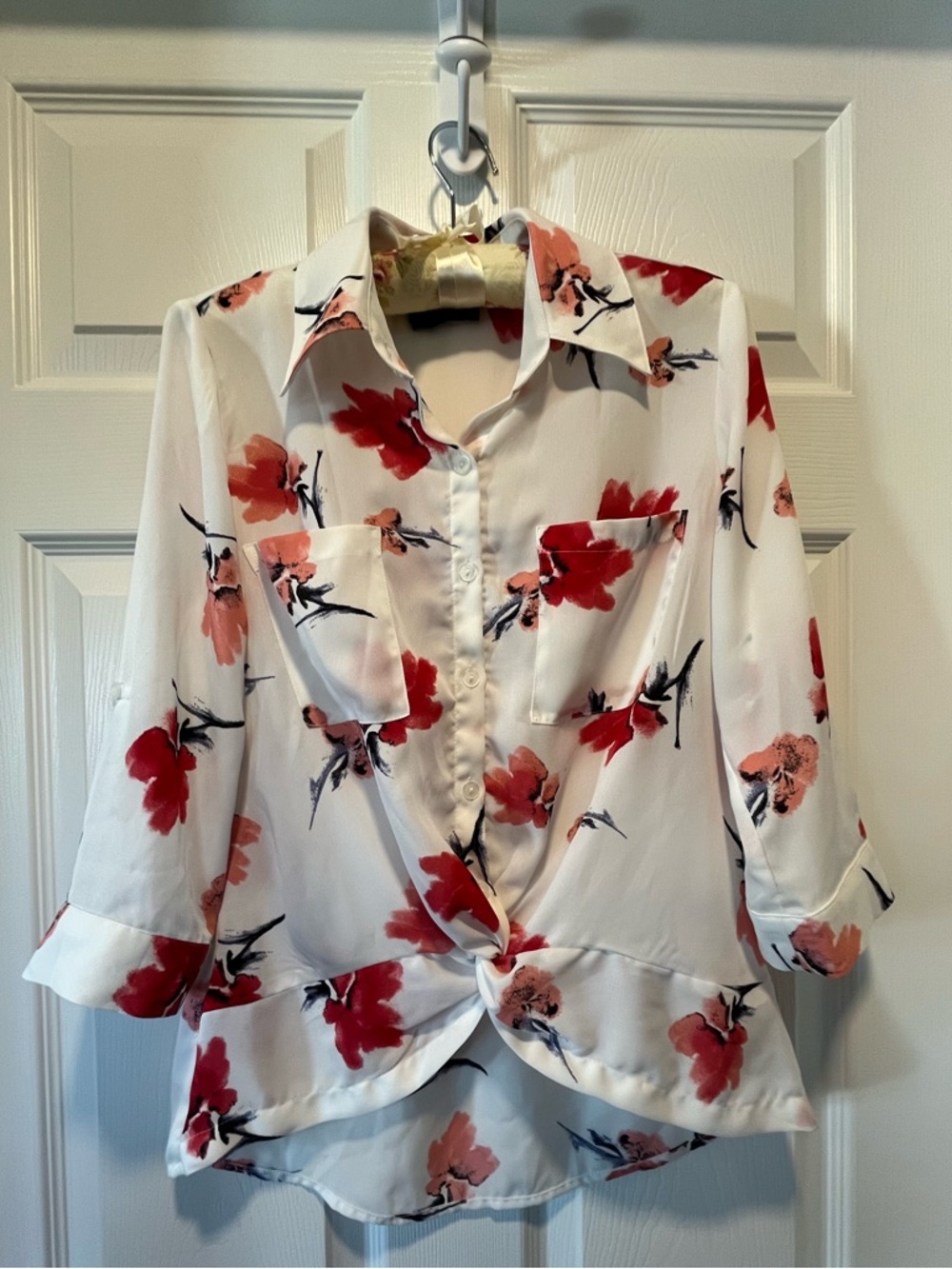 IZ Byer (Junior’s) Floral Blouse 
Size XS